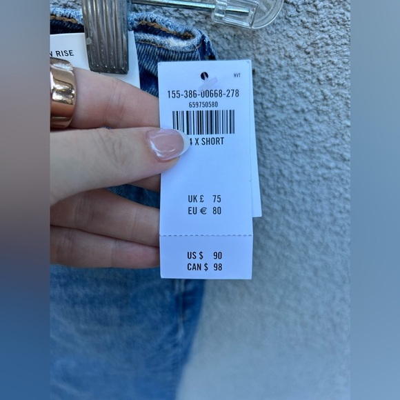 Abercrombie & Fitch Low Rise Baggy Jean in Medium Wash Size 24 Short NWT! - Picture 6 of 10